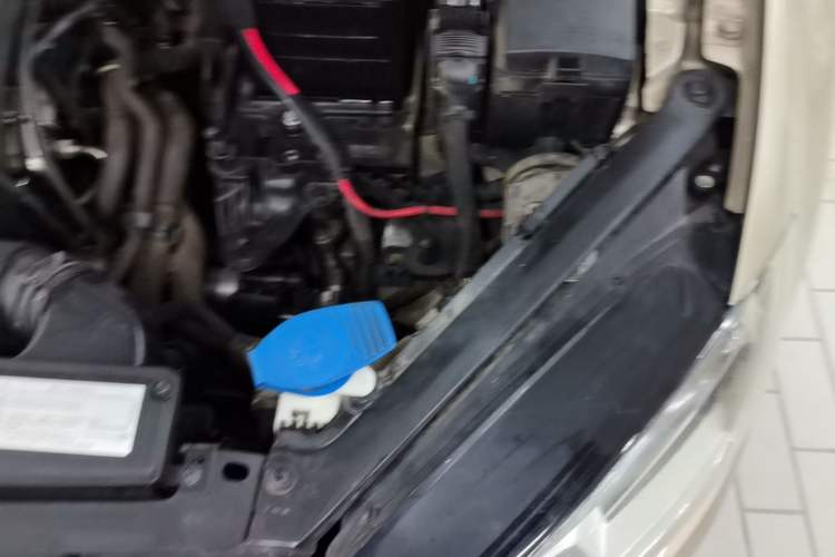 Used Volkswagen Golf 2014 1.4TSI Automatic Comfort Model Engine Bay Left