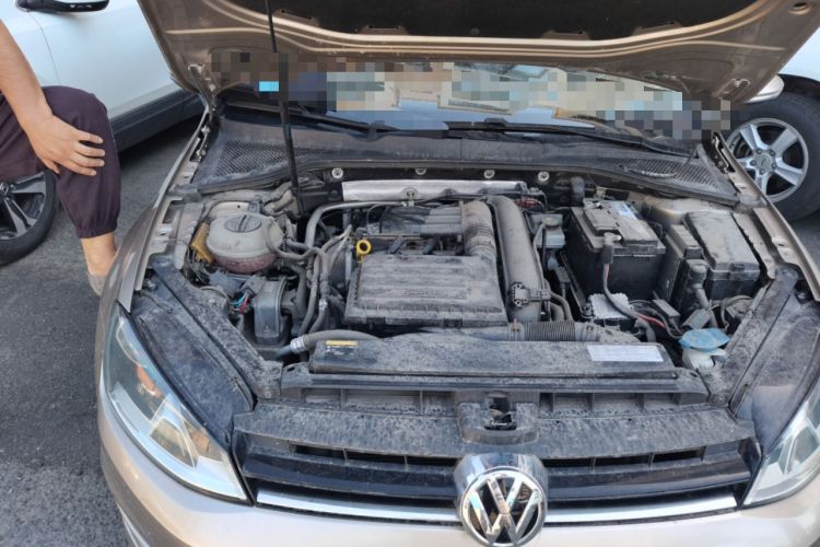 Used Volkswagen Golf 2014 1.4TSI Automatic Comfort Model Engine Bay Right