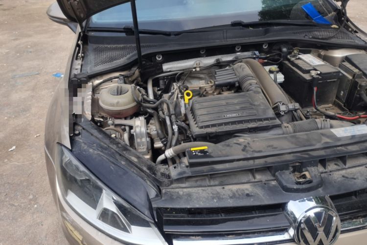 Used Volkswagen Golf 2014 1.4TSI Automatic Comfort Model Engine Bay Right