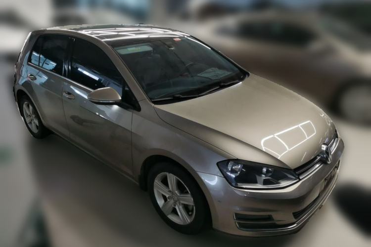 Used Volkswagen Golf 2014 1.4TSI Automatic Comfort Model Front Right 45 Deg