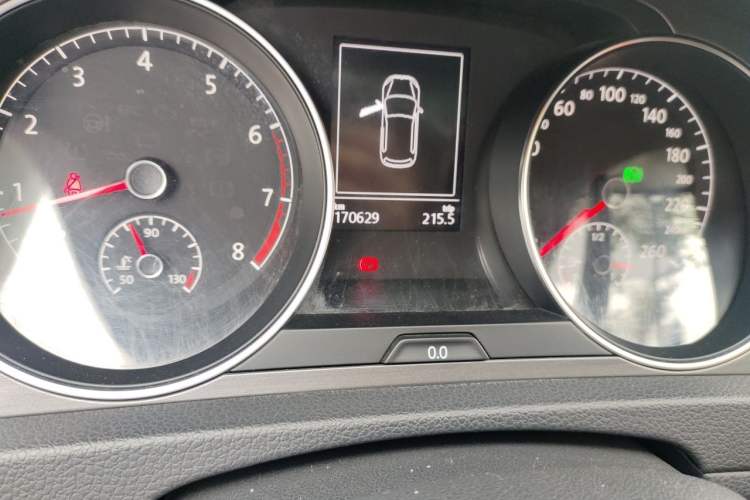 Used Volkswagen Golf 2014 1.6L Automatic Comfort Model Odometer Close Up