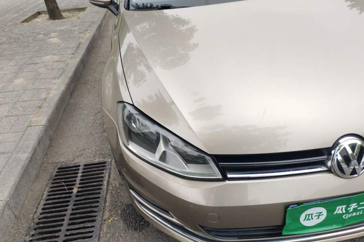Used Volkswagen Golf 2014 1.6L Automatic Comfort Model Right Front Headlight