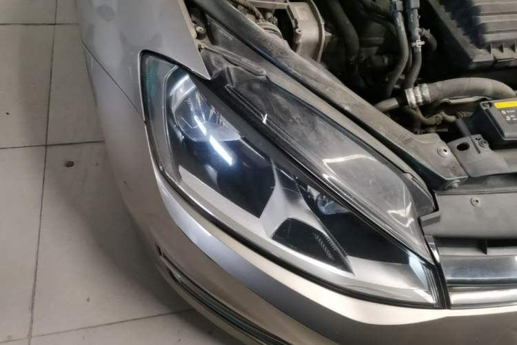 Used Volkswagen Golf 2014 1.4TSI Automatic Comfort Model Right Front Headlight
