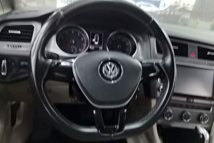 Used Volkswagen Golf 2014 1.4TSI Automatic Comfort Model Steering Wheel