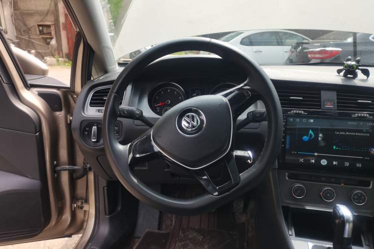 Used Volkswagen Golf 2014 1.4TSI Automatic Comfort Model Steering Wheel