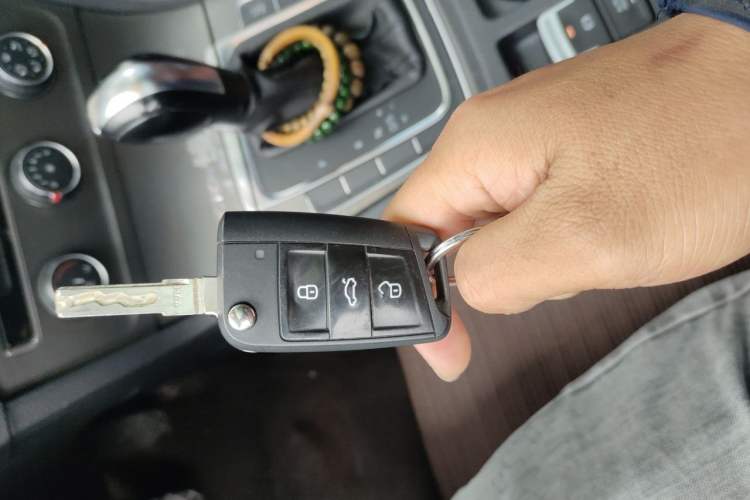 Used Volkswagen Golf 2014 1.6L Automatic Comfort Model Vehicle Key