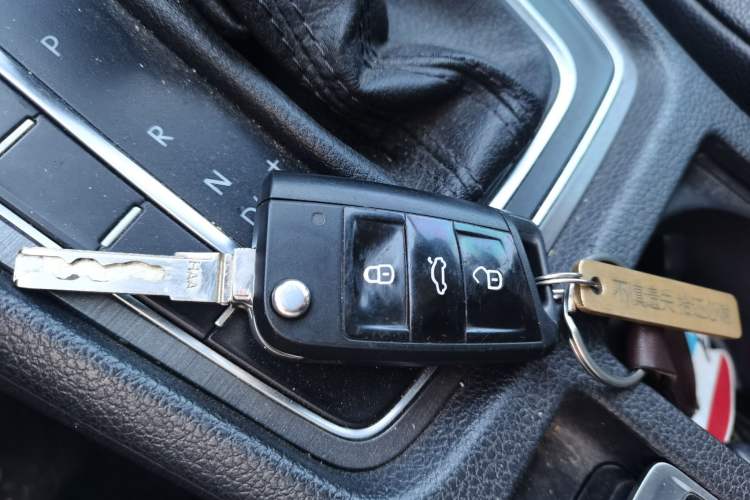 Used Volkswagen Golf 2014 1.4TSI Automatic Comfort Model Vehicle Key