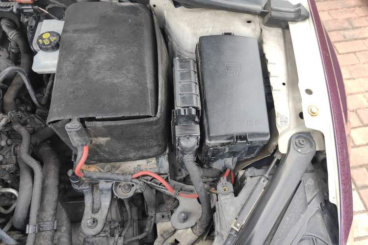 Used Volkswagen Golf 2014 1.4TSI Luxury Travel Edition Engine Bay Left