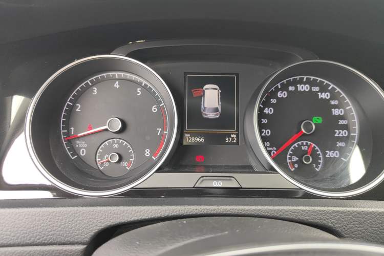 Used Volkswagen Golf 2014 1.4TSI Luxury Travel Edition Instrument Cluster