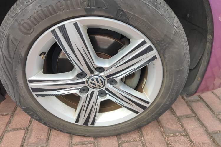 Used Volkswagen Golf 2014 1.4TSI Luxury Travel Edition Right Front Wheel Hub
