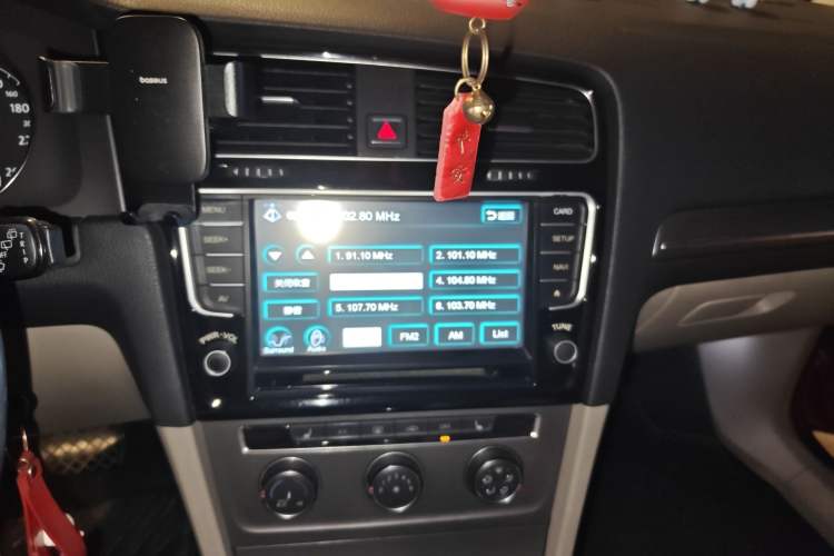 Used Volkswagen Golf 2014 1.6L Automatic Comfort Model Audio And AC Panel