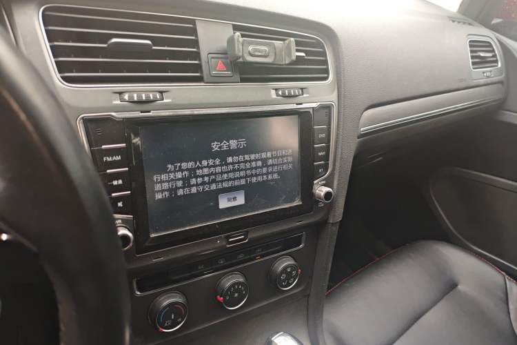 Used Volkswagen Golf 2014 1.4TSI Automatic Comfort Model Audio And AC Panel