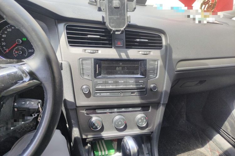 Used Volkswagen Golf 2014 1.4TSI Automatic Comfort Model Audio And AC Panel