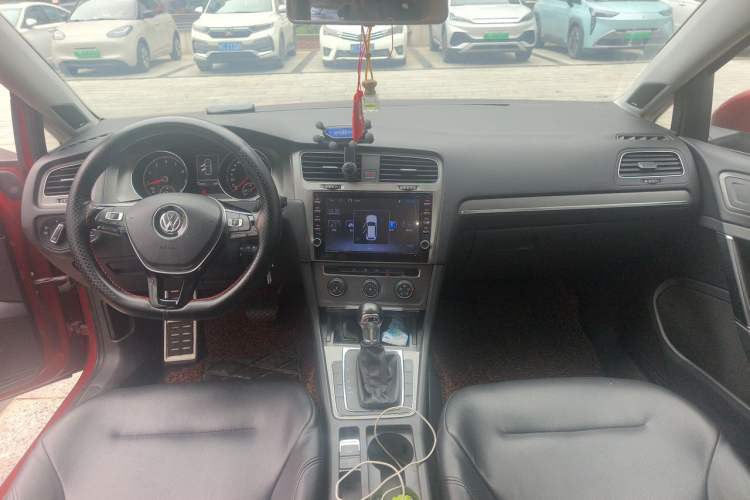 Used Volkswagen Golf 2014 1.4TSI Automatic Comfort Model Center Console