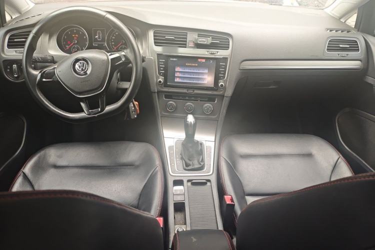 Used Volkswagen Golf 2014 1.4TSI Automatic Comfort Model Center Console