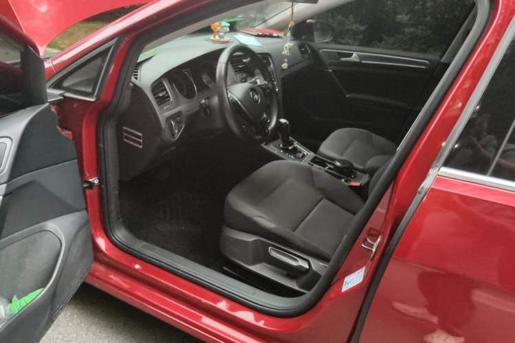 Used Volkswagen Golf 2014 1.6L Automatic Comfort Model Driver Seat