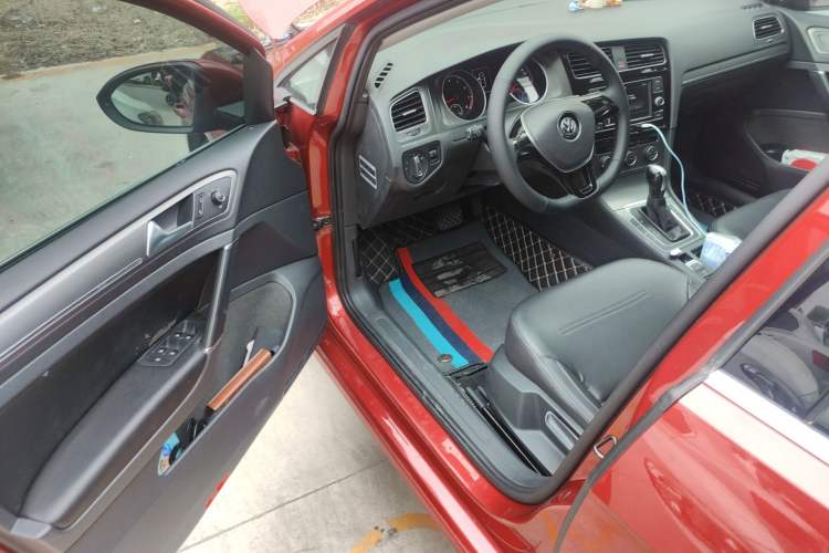 Used Volkswagen Golf 2014 1.6L Automatic Comfort Model Driver Seat