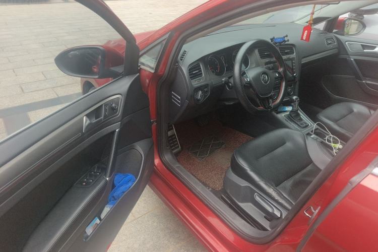 Used Volkswagen Golf 2014 1.4TSI Automatic Comfort Model Driver Seat