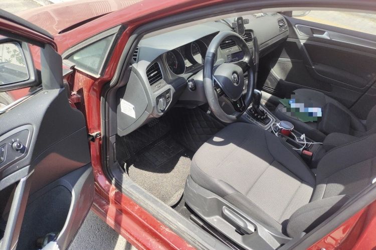 Used Volkswagen Golf 2014 1.4TSI Automatic Comfort Model Driver Seat