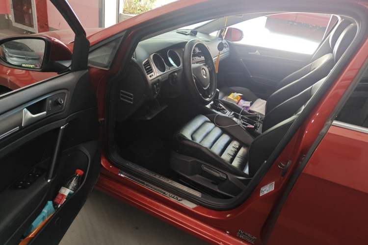 Used Volkswagen Golf 2014 1.6L Automatic Comfort Model Driver Seat