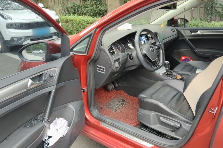Used Volkswagen Golf 2014 1.4TSI Automatic Luxury Model Driver Seat