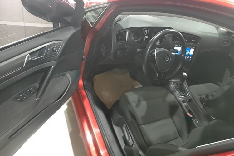 Used Volkswagen Golf 2014 1.6L Automatic Comfort Model Driver Seat