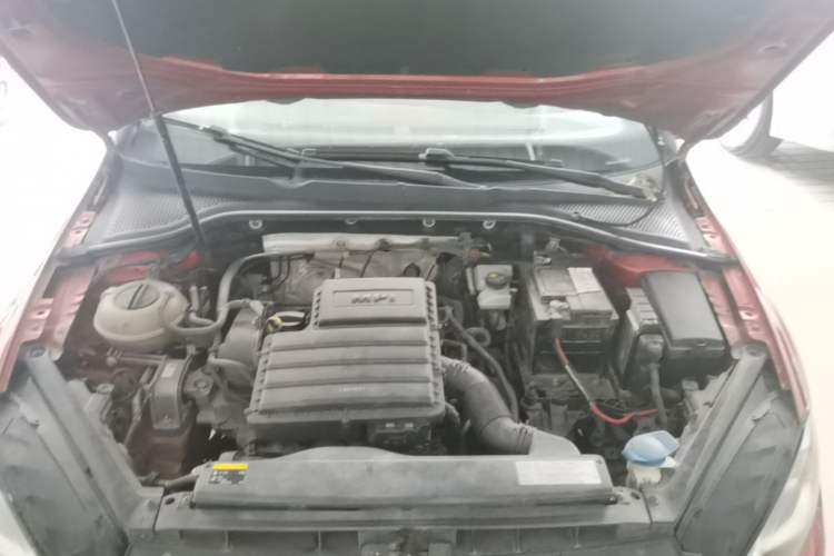 Used Volkswagen Golf 2014 1.6L Automatic Comfort Model Engine Bay