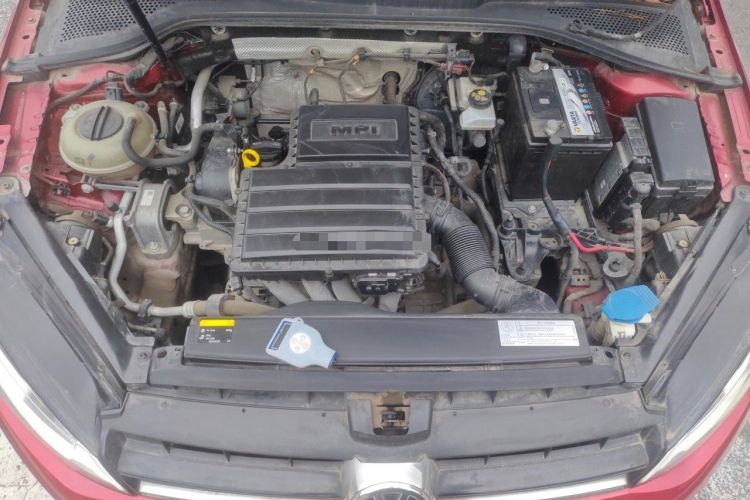 Used Volkswagen Golf 2014 1.6L Automatic Fashion Model Engine Bay