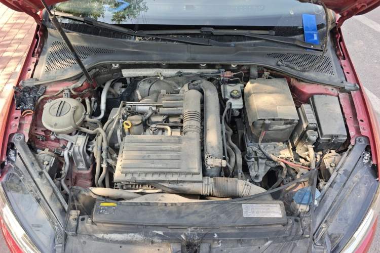 Used Volkswagen Golf 2014 1.4TSI Automatic Luxury Model Engine Bay