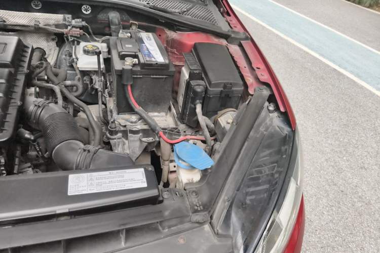 Used Volkswagen Golf 2014 1.6L Automatic Comfort Model Engine Bay Left