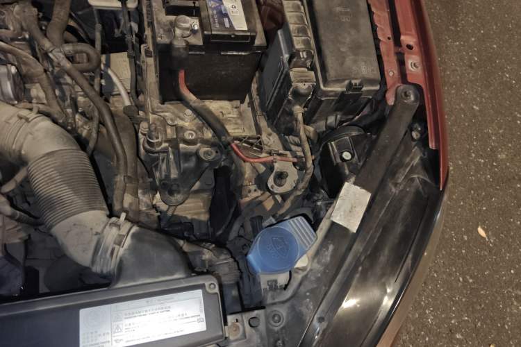 Used Volkswagen Golf 2014 1.6L Automatic Comfort Model Engine Bay Left