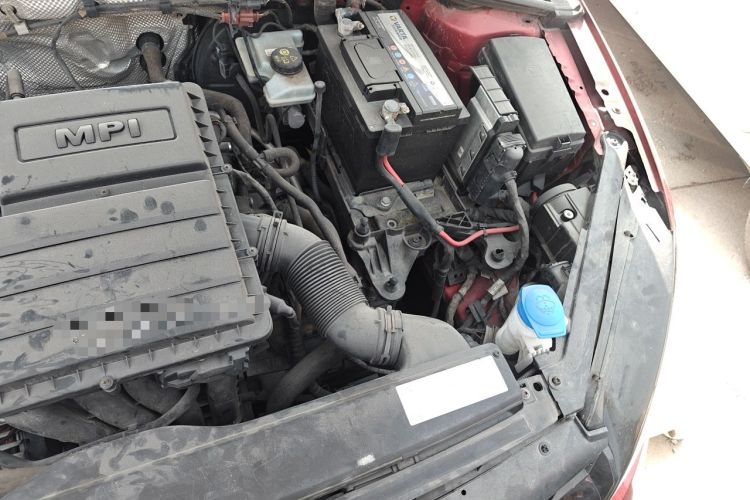 Used Volkswagen Golf 2014 1.6L Automatic Comfort Model Engine Bay Left
