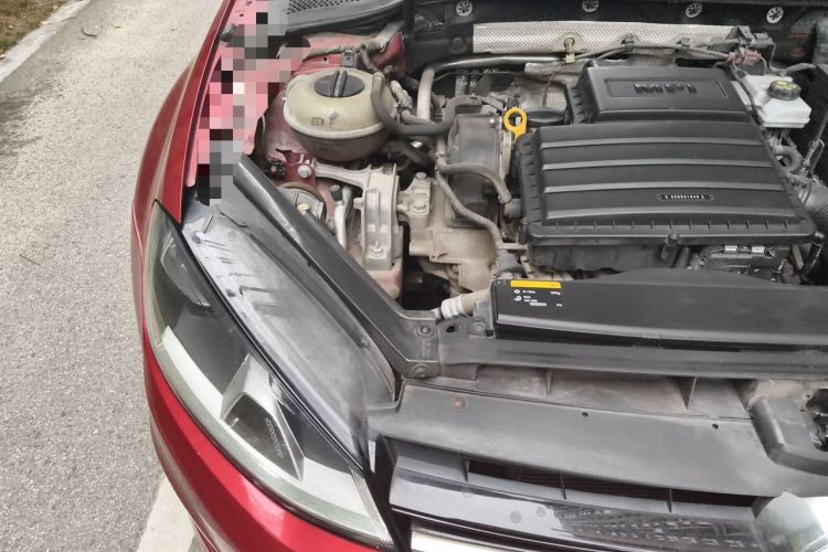 Used Volkswagen Golf 2014 1.6L Automatic Comfort Model Engine Bay Right