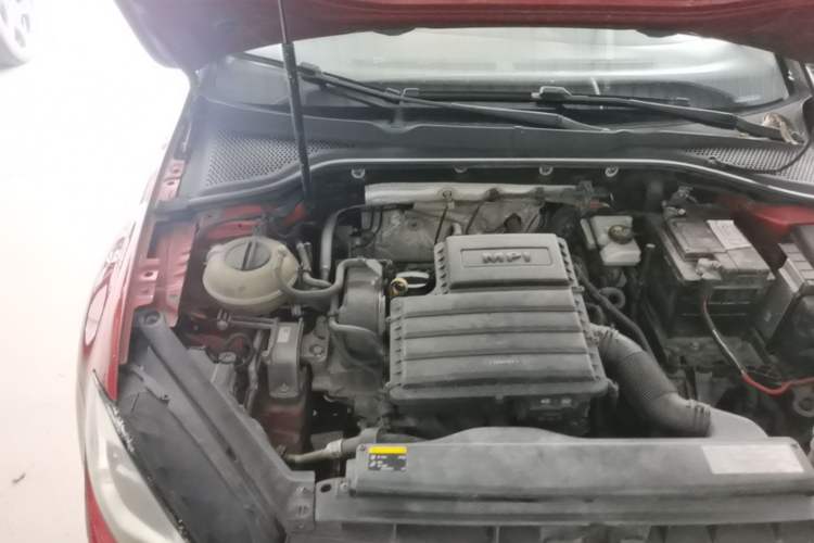 Used Volkswagen Golf 2014 1.6L Automatic Comfort Model Engine Bay Right