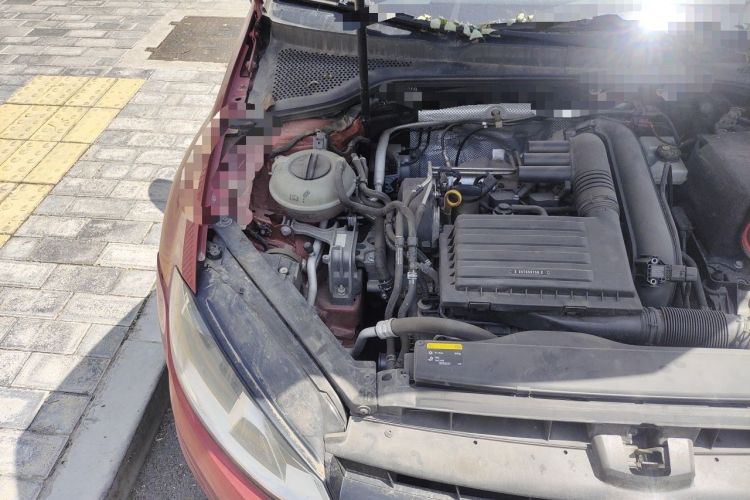 Used Volkswagen Golf 2014 1.4TSI Automatic Comfort Model Engine Bay Right