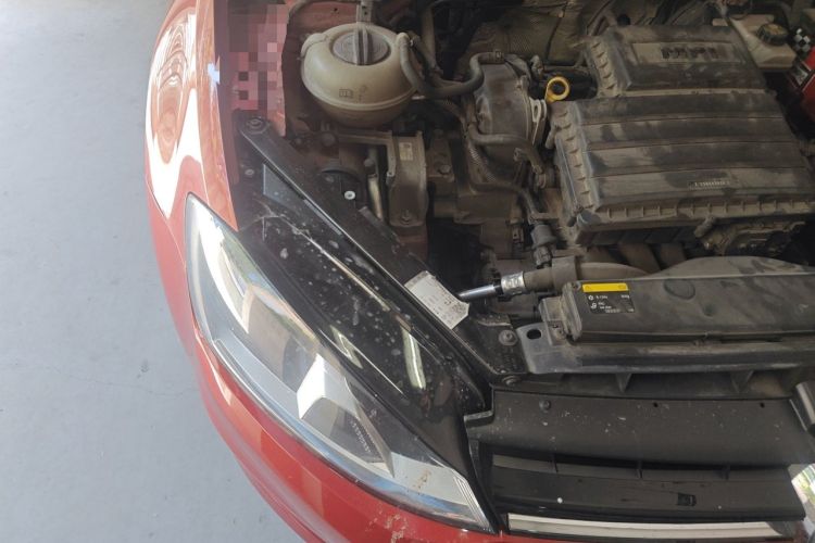 Used Volkswagen Golf 2014 1.6L Automatic Comfort Model Engine Bay Right