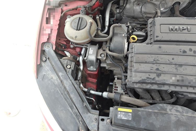 Used Volkswagen Golf 2014 1.6L Automatic Comfort Model Engine Bay Right