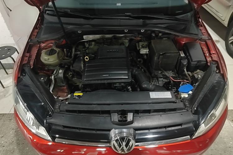 Used Volkswagen Golf 2014 1.6L Automatic Comfort Model Engine Bay