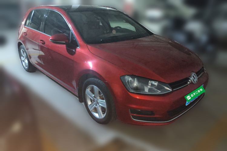 Used Volkswagen Golf 2014 1.4TSI Automatic Luxury Model Front Right 45 Deg