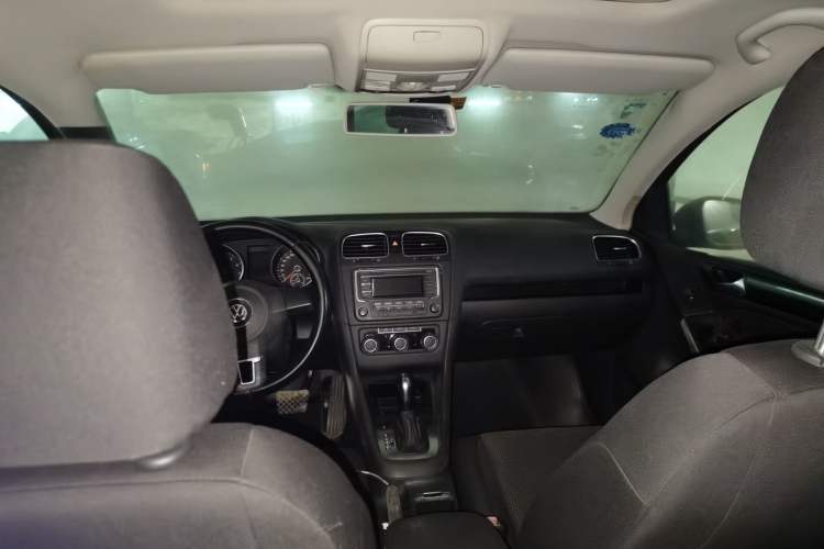 Used Volkswagen Golf 2014 1.6L Automatic Comfort Model Headliner