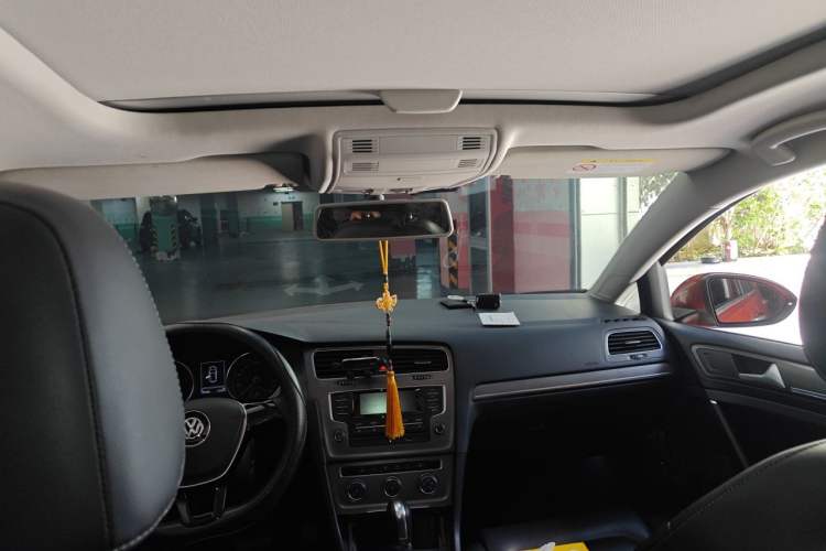 Used Volkswagen Golf 2014 1.6L Automatic Comfort Model Headliner