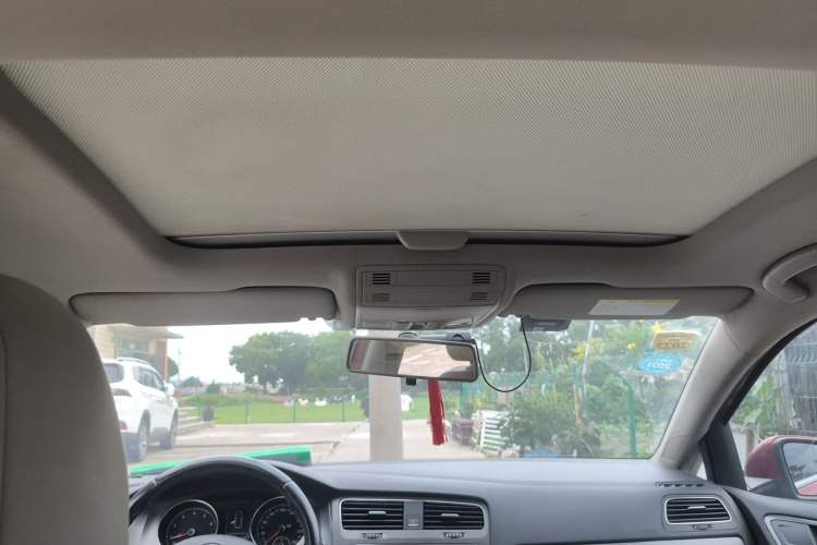 Used Volkswagen Golf 2014 1.4TSI Automatic Comfort Model Headliner