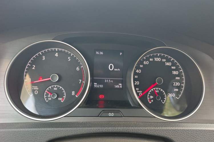 Used Volkswagen Golf 2014 1.4TSI Automatic Luxury Model Instrument Cluster