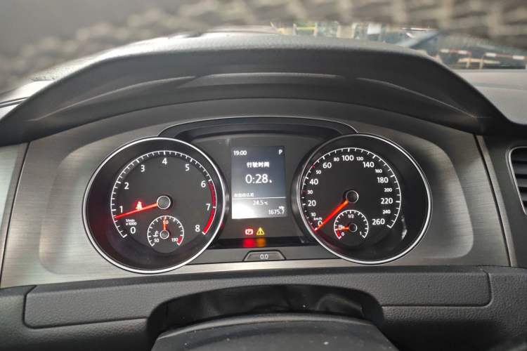 Used Volkswagen Golf 2014 1.6L Automatic Comfort Model Instrument Cluster
