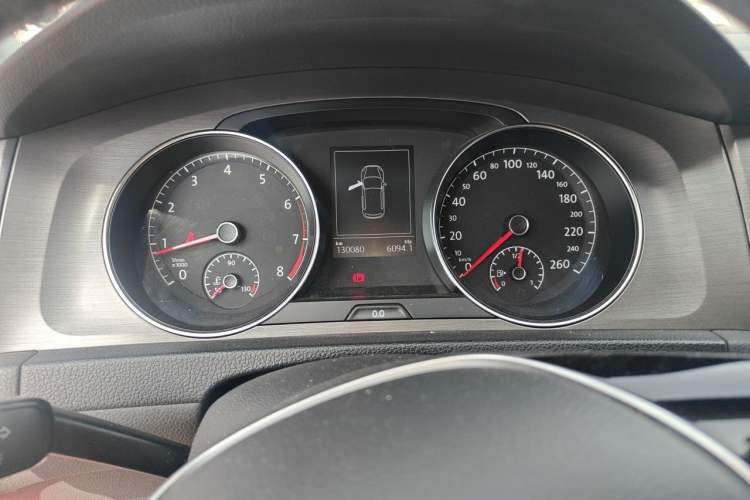 Used Volkswagen Golf 2014 1.6L Automatic Comfort Model Instrument Cluster
