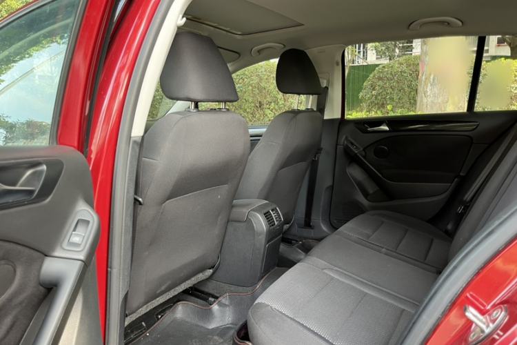 Used Volkswagen Golf 2014 1.6L Automatic Comfort Model Interior 2