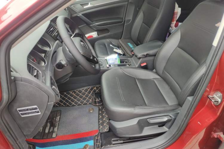 Used Volkswagen Golf 2014 1.6L Automatic Comfort Model Left Front Seat