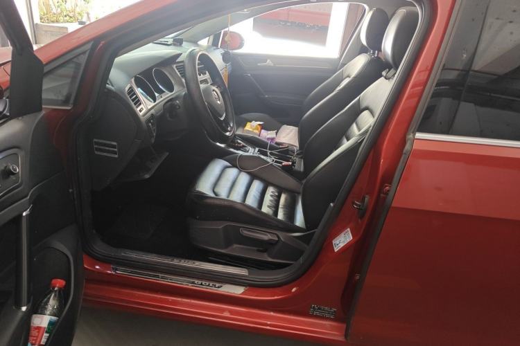 Used Volkswagen Golf 2014 1.6L Automatic Comfort Model Left Front Seat