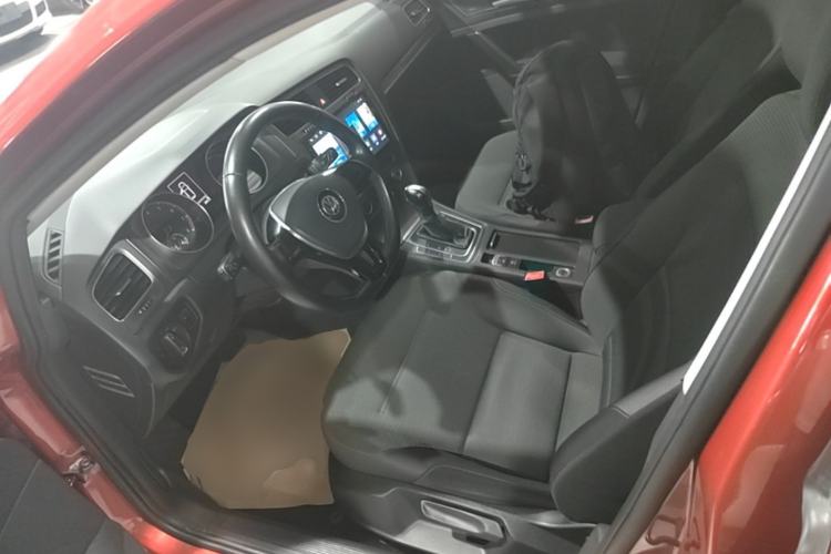 Used Volkswagen Golf 2014 1.6L Automatic Comfort Model Left Front Seat
