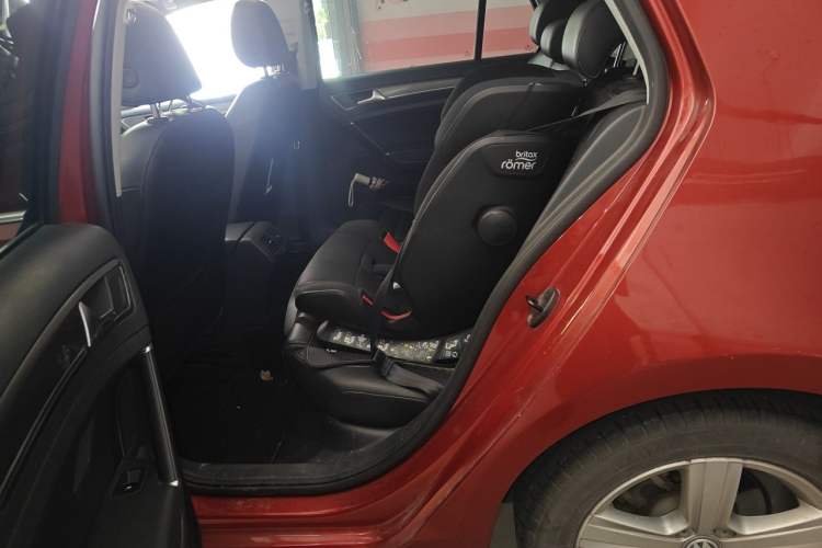 Used Volkswagen Golf 2014 1.6L Automatic Comfort Model Left Rear Seat